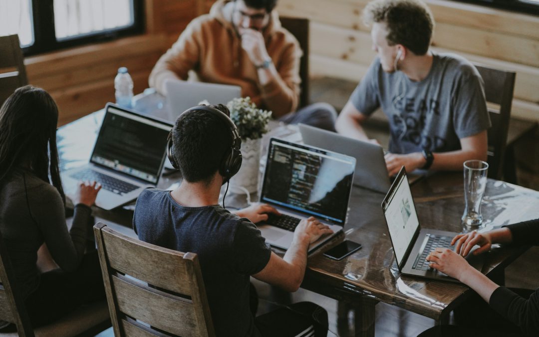 Project Management Organizational Structure – How It Works & Examples